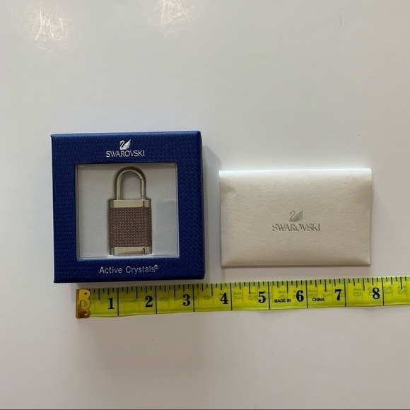 Swarovski Active Crystals USB Lock Amethyst 8 GB - Picture 9 of 15